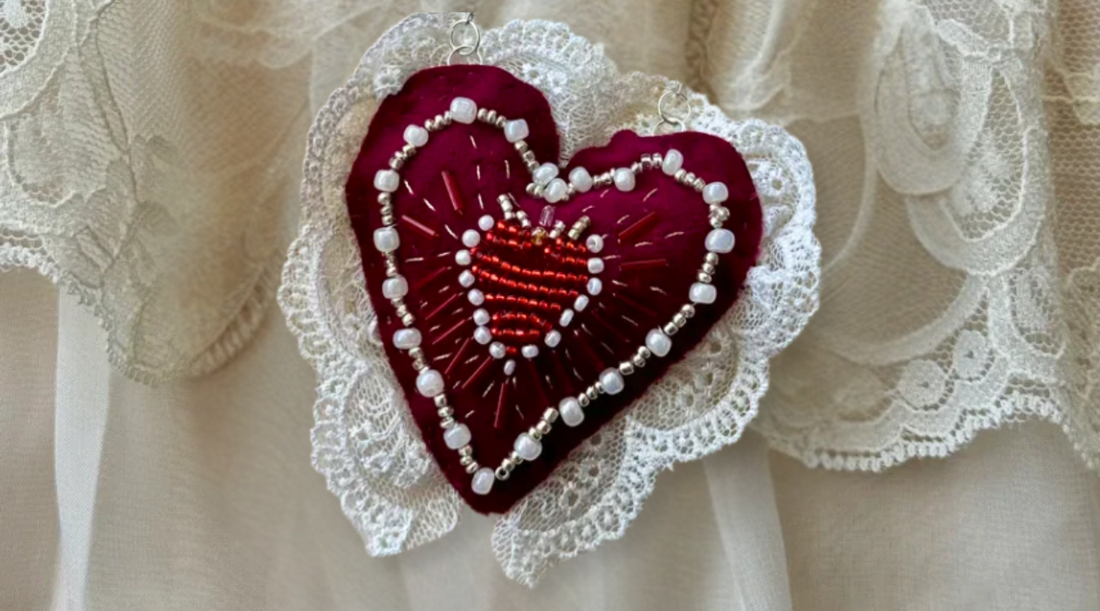 Girdle of Venus handmade sacred heart ornament in burgundy velvet with red and white bead embroidery inspired by medieval religious art